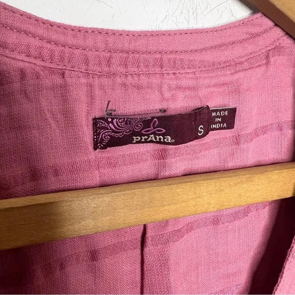 PRANA Faux Button Down V Neck Popover Sleeveless Pleated Mauve Pink Blouse - Picture 6 of 8